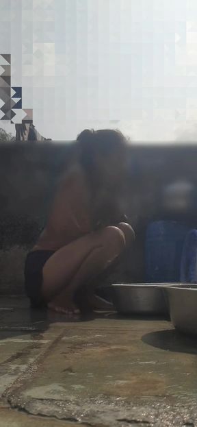 Must-share moment from &quot;Brother-in-law saw sister-in-law? bathing in desi open bathroom&quot;