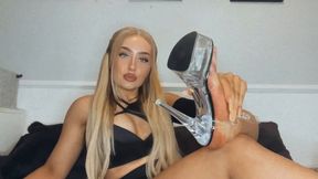 Foot worship in Stripper heels