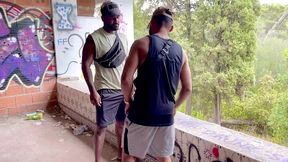 sendo mamado pelo namorado na casa abandonada em portugal