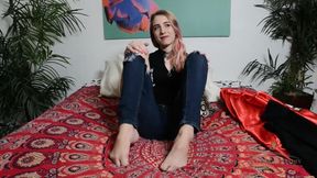 Pearl Sage Undresses and Spreads her Huge Bush