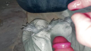 Clip casero en POV de una zorra gay asiática blanca amateur follándose su propio culo