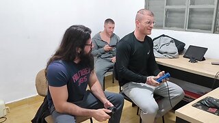 Three heteros prove they can be gay without clothes