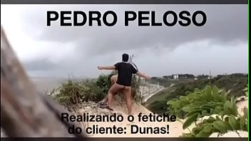 Pedro Peloso na praia em S&atilde_o Luis