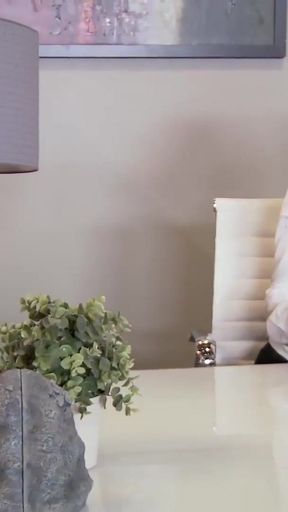 Stunning moment from &quot;Hilfe! MILF Chefin im Office gebumst jetzt Schwanger?&quot;