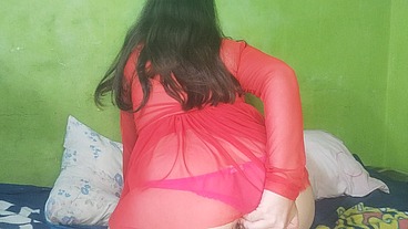 A ella le gusta ser una zorrita sexy, le gusta introducirse plug de cola de zorro en su ano / gran trasero / NicoleLondrawer