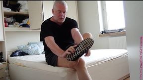 nylonjunge testet neue windeln ** anziehen dwt **