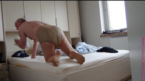 nylonjunge testet neue windeln ** anziehen dwt **