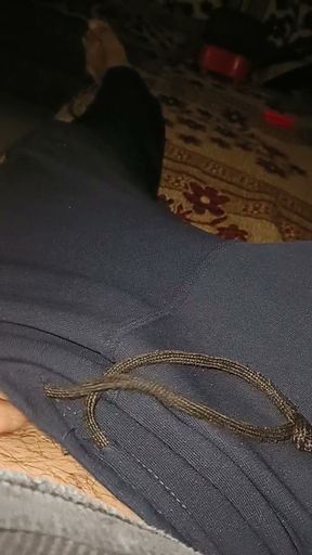Lower mein se nikalta penis