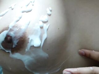 DUCHA DE SPERM en perfectas tetas naturales