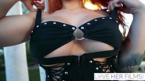 Sinatra Monroe Craves To Get Cum All Over Her Huge Melons