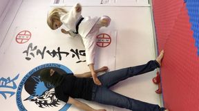 KARATE KICKING -SELFDEFENSE