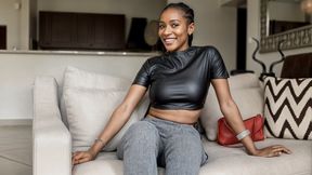 ”Bombshell ebony chick starts timid & goes wild at modeling casting call!”