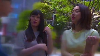 #2 ママ友同士で不倫シェア！2人だったら罪の意識も薄れちゃう！？人妻たちと逆3Pで王様三昧 男だったら誰もが1度は経験したい ナンパ贅沢セックス