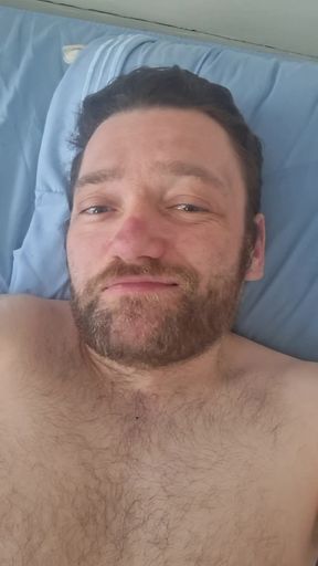 FAN EXTRA: Morning wank in bed, some close-ups, cumshot