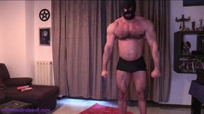 Mistress Linda Evil- mesmerize a big bodybuilder with my scissorhold(mobile)