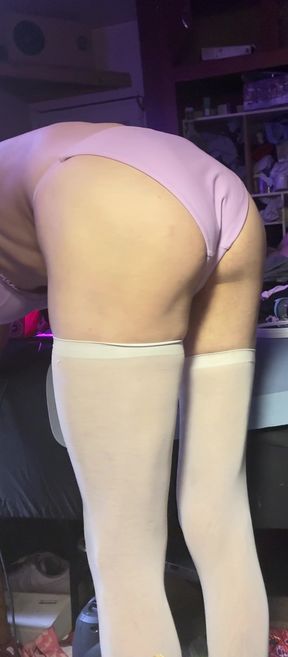 Cdmichelle Wearing Strech Pants