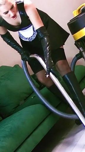 Babysitter Vacumming