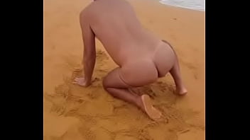 Ladysilva na praia que bunda gostosa bronzeada