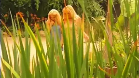 Hottest lesbian babes lick and hammer in the garden