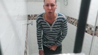 Mastürbasyon, boşalma, penisler, kolombiyalı, duş, banyo – büyük penisli amatör dövmeli adamlar anal seks yapıyor