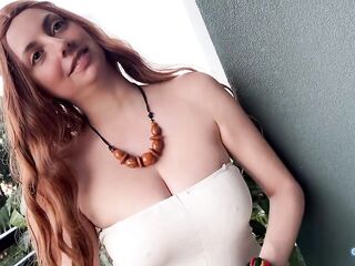ragazza rossa TETTONA vuole SESSO FORTE e fa un POMPINO con sborrata in faccia mentre bestemmia