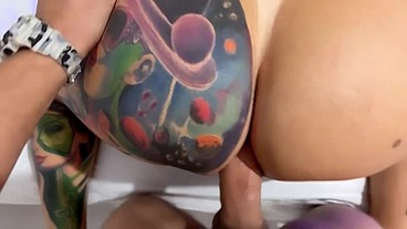 GARGANTA PROFUNDA AO EXTREMO NO FINAL ENCHER O RABO DE LEITE