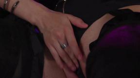 ”Big Titted MOMMY Jeanie Marie Sullivan licks petite Judy Jolie”