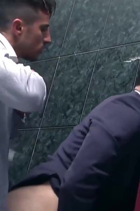 Menatplay athletic inked Klein Kerr anal fucks Dario Beck