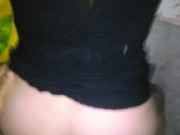 Mi novia con vestido en cuatro en la cama 2