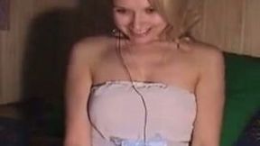 Stunning amateur Russian blondie fingering herself