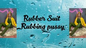 rubbing my pussy in my rubber