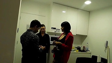2 PUTAS, DECIAN SER DE UN TRIO , COMO TERMINA ...