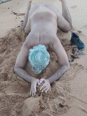 Ladysilva on all fours naked on the beach