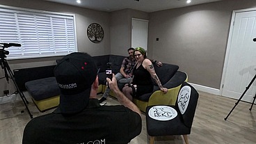 Cuckold - Cuck chair 1 Goth hotwife removes condom for her black bull to breed her