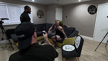 Cuckold - Cuck chair 1 Goth hotwife removes condom for her black bull to breed her
