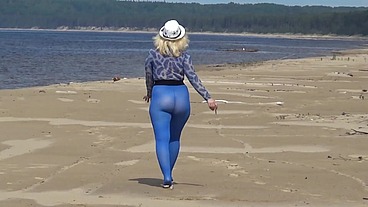 Blue style 2 - Flashing on beach
