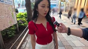 Mina Kitano's tight white jeans tease as she gets wilder in the dressing room