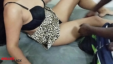 Acordando a morena safada pra levar rola na buceta apertadinha - Maysi