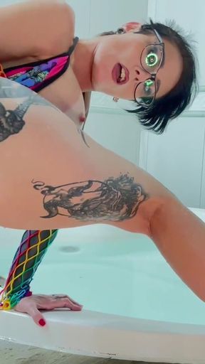 Cris Bathory Pornstar Has Fun with Her Huge Dildo in the Whirlpool