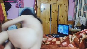 The seductress makes a hot Blowjob on Live camera