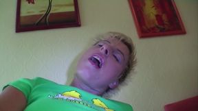 Masturbating milf gets her pussy fisted deeply