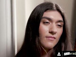 WITHOUT THE FAMILY - Aubry Babcocks Sexuality Test Turns Into Stepmom Lauren Phillips Hardcore three-Way