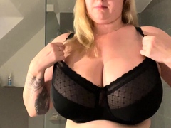 Big boobs milf masturbates with her dildo