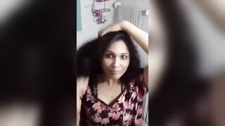 Delhi girl remove clothes