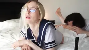 Amateur GF gets cream inside her after a steamy shower