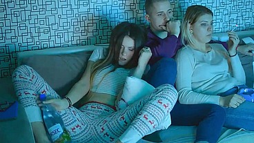 Girl Going Crazy From Extreme Vibrator...