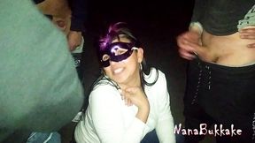 desconhecidos fizeram fila na rua para me comer e gozar na minha boca