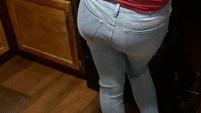 Scarlet Pisses her Jeans While Cooking!