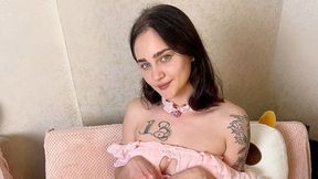 Daria’s Wet Panty Orgasm!