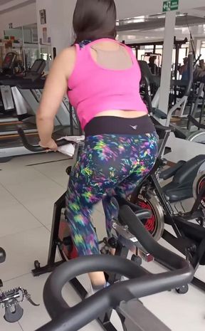 I Found My Husband's Boss at the Gym for Me to Film and Flash Me